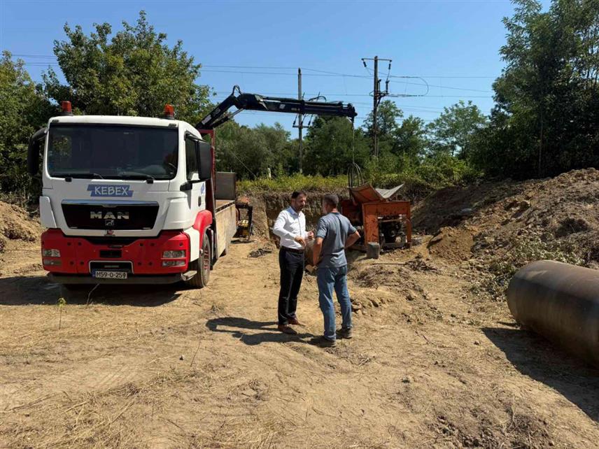 ПРИЈЕДОР, 4. АВГУСТА /СРНА/ - Изградња канализационе мреже у приједорском мјесту Омарска, чија је вриједност 999.633 КМ са ПДВ-ом, одвија се планираном динамиком и у завршној је фази, изјавио је градоначелник Приједора Слободан Јавор.