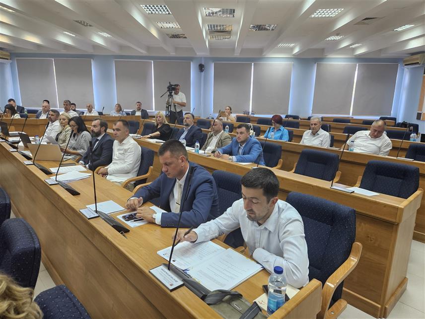 ПРИЈЕДОР, 7. АВГУСТА /СРНА/ - Сједница Скупштине града Приједора.