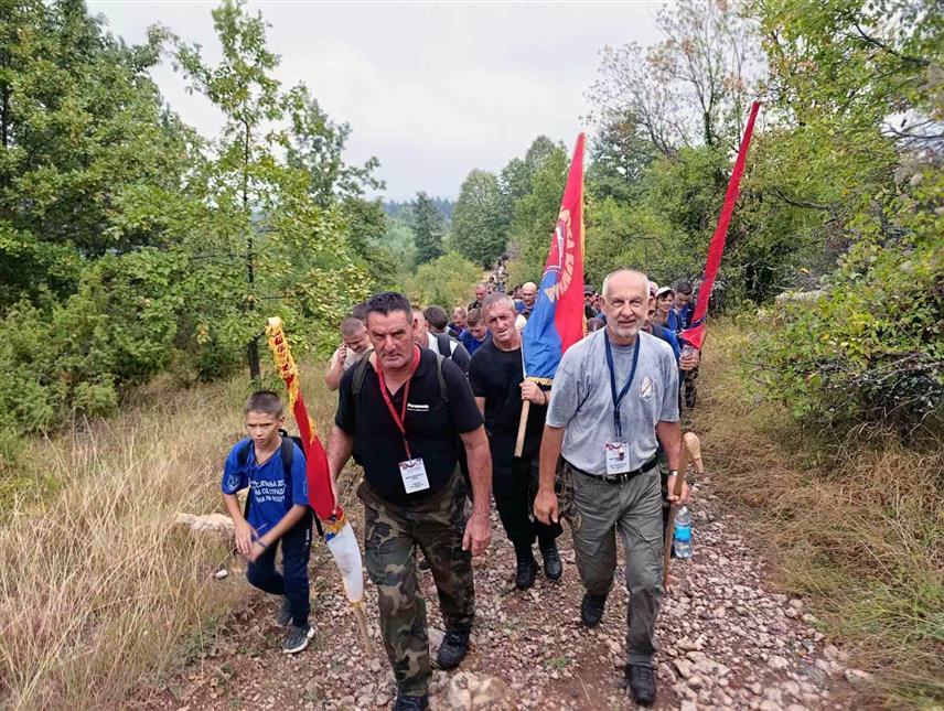 ЗАВИДОВИЋИ, 10. АЕПТЕМБРА /СРНА/ - Марш "Стазама егзодуса", који се одржава поводом обиљежавања 31 годинe од прогона Срба са подручја Возуће, долине ријеке Криваје и јужног Озрена, протиче без проблема.