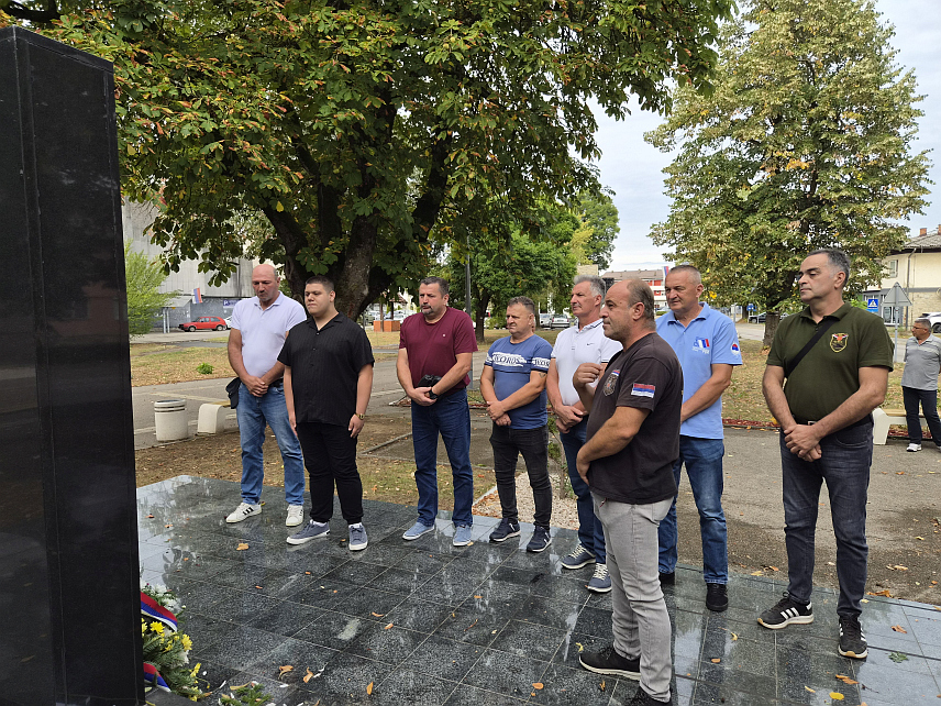 СРБАЦ, 10. СЕПТЕМБРА /СРНА/ - Дан ратних војних инвалида Републике Српске обиљежен је данас у Српцу полагањем цвијећа на Централном спомен-обиљежју и одавањем поште погинулим борцима Војске Републике Српске.