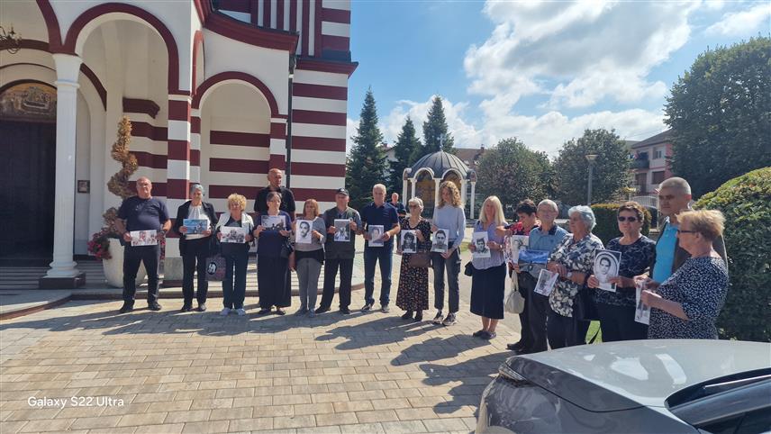 БРЧКО, 15. СЕПTЕМБРА /СРНА/ - У Храму Успења Пресвете Богородице у Брчком данас је служен парастос за 41 несталог српског борца и цивила са подручја дистрикта и других регија, које Удружење несталих бораца и цивила из овог града још потражује.