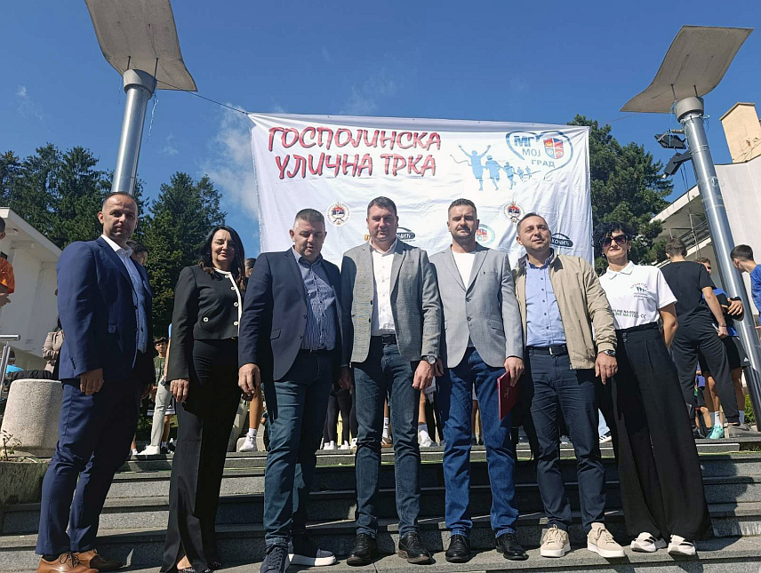 МРКОЊИЋ ГРАД, 18. СЕПТЕМБРА /СРНА/ - У Мркоњић Граду данас се одржава 21. Госпојинска улична трка, која је окупила 600 такмичара из ове локалне заједнице, Шипова, Језера и Рибника.