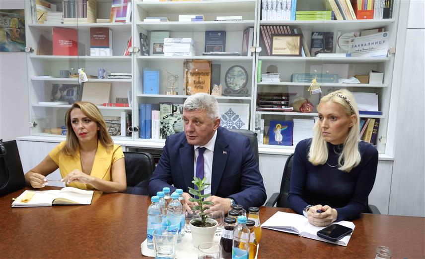 БАЊАЛУКА, 1. СЕПТЕМБРА /СРНА/ - Министар за научнотехнолошки развој и високо образовање Републике Српске Драга Мастиловић током посјете Филозофском и Филолошком факултету Универзитета у Бањалуци .