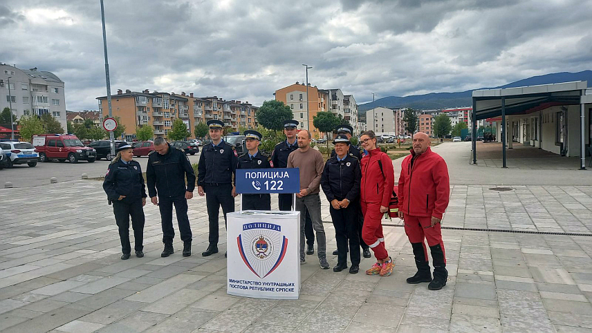 ИСТОЧНО САРАЈЕВО, 23. СЕПТЕМБРА /СРНА/ - Полицијска управа Источно Сарајево заједно са Ауто-мото савезом Републике Српске провела је акцију "Заштитимо дјецу у саобраћају".