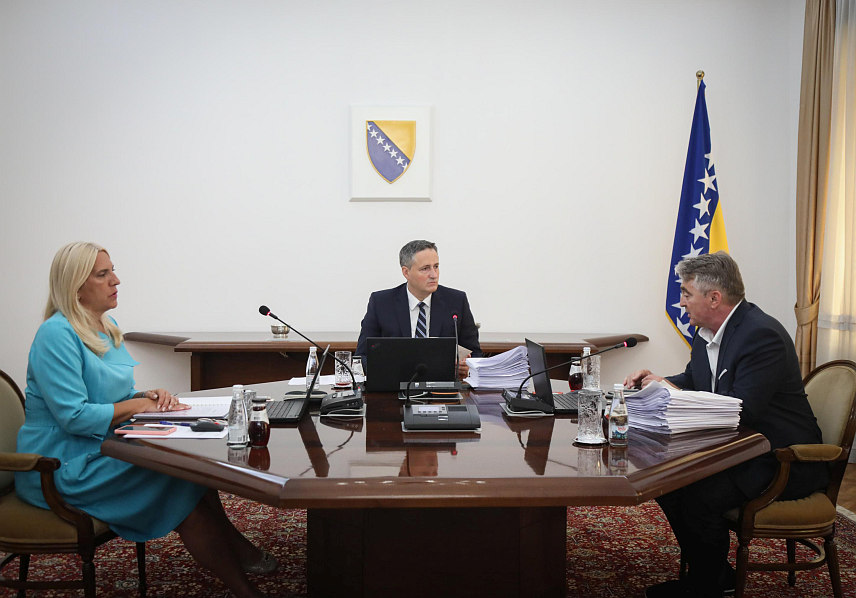 САРАЈЕВО, 3. СЕПТЕМБРА /СРНА/ - Сједница Предсједништва БиХ.