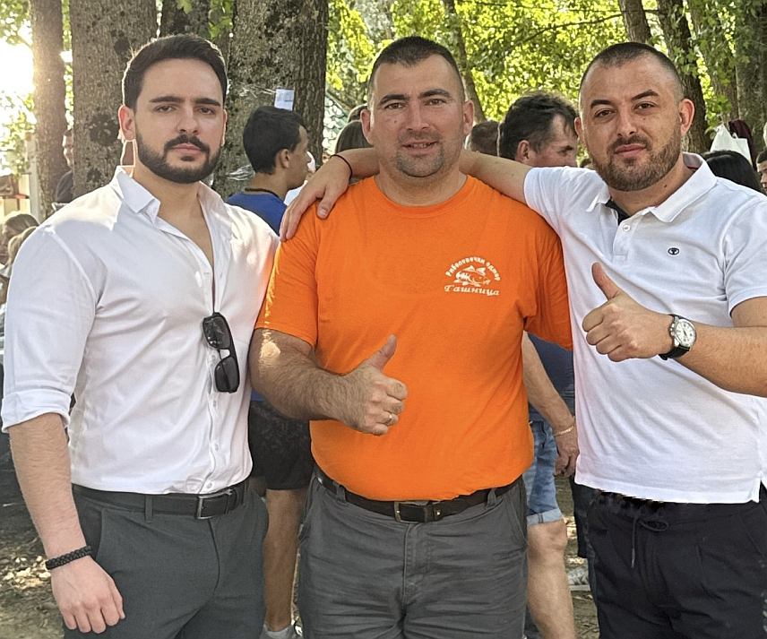 БИЈЕЉИНА, 6. СЕПТЕМБРА /СРНА/ - Делегација Републичке странке Српске /РСС/ посјетила је традиционалну манифестацију Поткозарске сеоске игре у Крајчиновцима и поручила да је очување села, традиције и домаћинског односа према сваком крају кључни приоритет ове странке.
