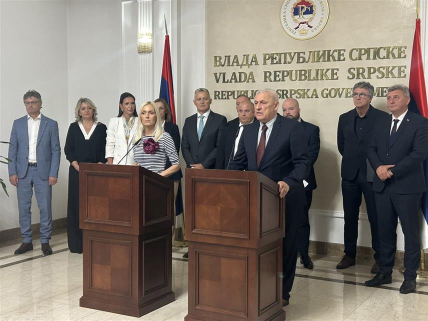БАЊАЛУКА, 8. СЕПТЕМБРА /СРНА/ - Конференција за новинаре након састанка министара за научнотехнолошки развој и високо образовање Републике Српске Драге Мастиловића и науке, технолошког развоја и иновација Србије Беле Балинта.