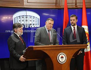 У БЕОГРАДУ ОДРЖАН ВЕЛИЧАНСТВЕН СКУП НАЦИОНАЛНОГ НАРОДНОГ ЈЕДИНСТВА