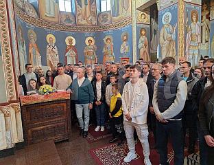 ДОЧЕКАН НАЈВЕЋИ ХРИШЋАНСКИ ПРАЗНИК, ВЈЕРНИЦИМА ПОДИЈЕЉЕНА ВАСКРШЊА ЈАЈА