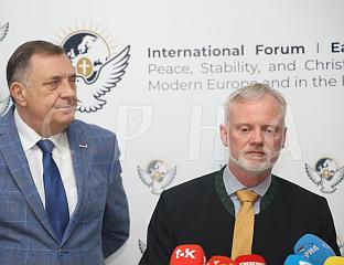 ЦИНГЕР: ПОТРЕБАН ДИЈАЛОГ СА ЛЕГИТИМНО ИЗАБРАНИМ ПРЕДСТАВНИЦИМА