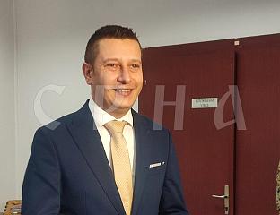 ХЕЛЕЗ У АМБАСАДИ БиХ У ВАШИНГТОНУ; ГОГАНОВИЋ У ПРЕДСТАВНИШТВУ СРПСКЕ: ИДЕМ ТАКО ГДЈЕ САМ ДОБРОДОШАО!