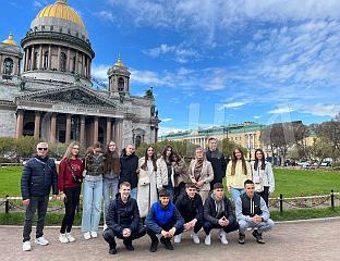 УЧЕНИЦИ МЕДИЦИНСКИХ ШКОЛА ИЗ ДОБОЈА И БАЊАЛУКЕ СТИГЛИ У САНКТ ПЕТЕРБУРГ