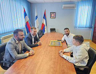 НАЧЕЛНИК ДАРИВАО ВРХУНСКЕ СПОРТИСТЕ ЈОВИЋА И МАРИНКОВИЋА