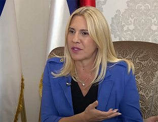 СВИЈЕТ ДАНАС ШАЉЕ МНОГО ПОВОЉНИЈЕ ПОРУКЕ