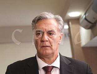 ТУРИСТИ ШМИТУ ТРЕБА ЈАВИТИ ДА ЈЕ СВАКО МИРОВНО РЈЕШЕЊЕ ПРЕДВИЂАЛО ПОДЈЕЛУ СР БиХ ПО ЕТНИЧКОМ И ВЈЕРСКОМ ПРИНЦИПУ
