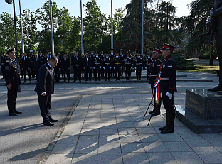 ПОЛОЖЕНИ ВИЈЕНЦИ НА СПОМЕН-ОБИЉЕЖЈА ХРАБРИМ СРПСКИМ ПОЛИЦАЈЦИМА