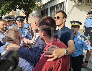 МИЛИЧЕВИЋ: БРАНИМО СЕ СА СЛОБОДЕ, СУД ДОНИО МЈЕРЕ ЗАБРАНЕ