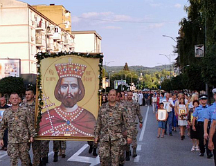 ДАНАС ВИДОВДАНСКА ЛИТИЈА УЛИЦАМА ГРАДА