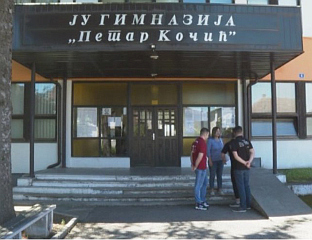У СРЕДЊИМ ШКОЛАМА СЛОБОДНО 41 МЈЕСТО