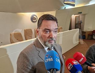 "ТРОЈКА" ДИРЕКТНО ОДГОВОРНА ЗА УВОЂЕЊЕ ЦАРИНСКЕ СТОПЕ ОД 30 ОДСТО ОД САД