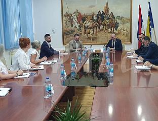 КОШАРАЦ: МОРАЈУ СЕ ЗАШТИТИ ЉУДИ КОЈИ ЖИВЕ И РАДЕ У РЕПУБЛИЦИ СРПСКОЈ