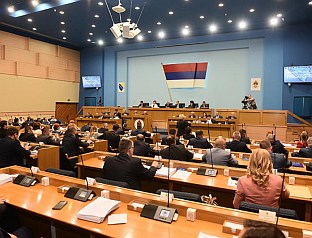 УНАПРИЈЕДИТИ ПРАВНИ ОКВИР ЗА УПРАВЉАЊЕ ЈАВНИМ ПРЕДУЗЕЋИМА