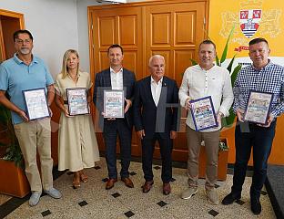 ГРАД ОСАМ ГОДИНА ДОМАЋИН ДЈЕЦИ С КОСМЕТА - УРУЧЕНЕ ЗАХВАЛНИЦЕ