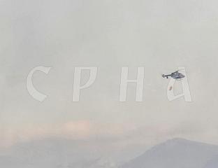 ОКО 100 ЉУДИ ГАСИ ПОЖАР У TРЕБИЊСКИМ БРДИМА