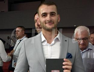 ПЛАКЕТА ЗА ЗЛАТКА ПАВЛОВИЋА - СТУДЕНТА ГЕНЕРАЦИЈЕ МЕДИЦИНСКОГ ФАКУЛТЕТА
