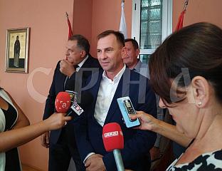 УЗ ПОМОЋ КАБИНЕТА ПРЕДСЈЕДНИКА РЕПУБЛИКЕ РЕАЛИЗАЦИЈА ПРИОРИТЕТНИХ ПРОЈЕКАТА