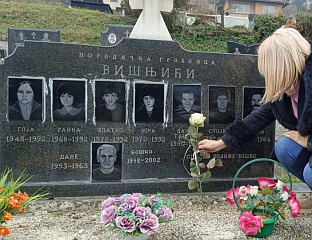 МУСЛИМАНСКИ МОНСТРУМИ УБИЈЕНИМ СРБИМА ВАДИЛИ ОЧИ И ОДРУБЉИВАЛИ ГЛАВЕ