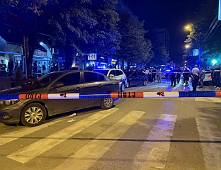 НАЈМАЊЕ ЧЕТВОРО ПОВРИЈЕЂЕНО НОЖЕМ У МАСОВНОЈ ТУЧИ У НОВОМ ПАЗАРУ