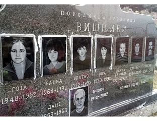 НИКОЉДАНСКУ ТРПЕЗУ МУСЛИМАНСКИ ЗЛОТВОРИ ПРЕТВОРИЛИ У КРВАВИ ПИР