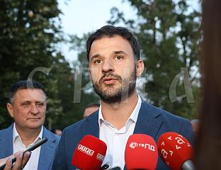 ЈЕДИНСТВЕНО СТАТИ ИЗА ПРЕДСЈЕДНИКА И ДРУГИХ ИНСТИТУЦИЈА СРПСКЕ