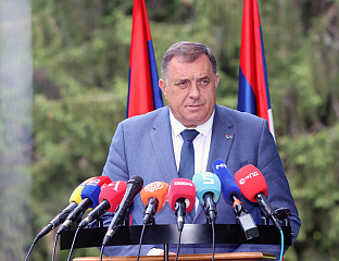 ДОДИК НА ОБИЉЕЖАВАЊУ ДАНА СЈЕЋАЊА НА СТРАДАЛЕ И ПРОГНАНЕ У "ОЛУЈИ"