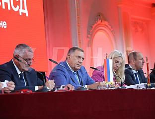 ОДЛУЧНО ОДБАЧЕНА ПРЕСУДА ПРЕДСЈЕДНИКУ СРПСКЕ, УЗ ЊЕГА ЈОШ ЈАЧЕ