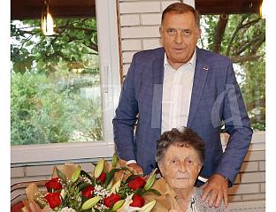 ДОДИК ЧЕСТИТАО РОЂЕНДАН СВОЈОЈ МАЈЦИ