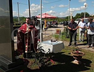 ПОЛОЖЕНИ ВИЈЕНЦИ НА СПОМЕНИК СТРАДАЛИМ ДАЛМАТИНЦИМА