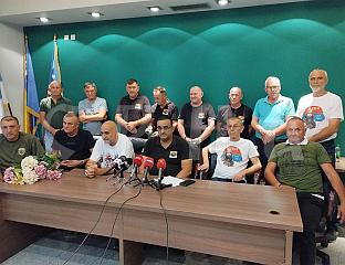 ПОЗИВ ПАРЛАМЕНТАРЦИМА НА СЛОЖНУ И СНАЖНУ ОДБРАНУ СРПСКЕ