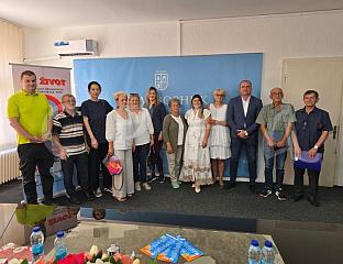 ИВАНОВИЋ УРУЧИО ДИЈАБЕТИЧАРИМА СЕНЗОРЕ