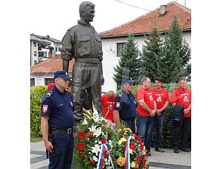 ОДАВАЊЕ ПОЧАСТИ СРЂАНУ КНЕЖЕВИЋУ ПОВОДОМ 27 ГОДИНА ОД ЊЕГОВОГ УБИСТВА