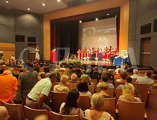ПОЛОЖЕНИ ВИЈЕНЦИ НА СПОМЕНИК ПОГИНУЛИМ БОРЦИМА, ОДРЖАНА СВЕЧАНА АКАДЕМИЈА