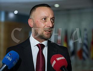 КОЈИЋ: ФРУСТРИРАНИ МИРКО ШАРОВИЋ ПОКУШАВА ДА УДАРА НА УСТАВНУ ПОЛИТИКУ МИЛОРАДА ДОДИКА