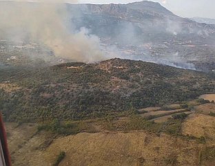 ВЕЋИНА ПОЖАРА ПОД КОНТРОЛОМ, НАЈКРИТИЧНИЈЕ У КУЧИМА