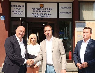 СИНИША АЏИЋ ПРИСТУПИО СПС-у