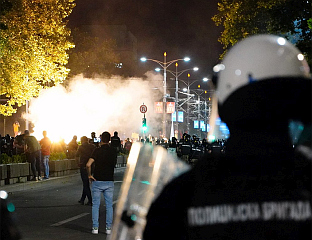 У ВЕЧЕРАШЊИМ НАПАДИМА МНОГО ПОВРИЈЕЂЕНИХ ГРАЂАНА И ПОЛИЦАЈАЦА