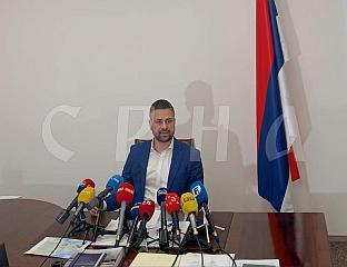 БЕЋИРОВИЋ И КОМШИЋ ПРЕДЛОЖИЛИ БУЏЕТ КОЈИ ЈЕ СУПРОТАН СТАВОВИМА ФИСКАЛНОГ САВЈЕТА И СТРУКЕ