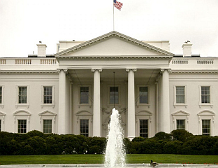ТРАМП ДУГО РАЗГОВАРАО СА ЗЕЛЕНСКИМ