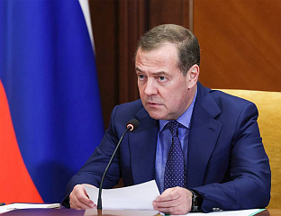 МЕДВЕДЕВ: НАТО ТРУПЕ НЕ МОГУ У МИРОВНЕ СНАГЕ