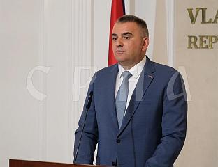 МИНИЋ: НЕОПХОДНЕ МЈЕРЕ У ВЕЗИ СА ОПОРЕЗИВАЊЕМ ПЛАТА